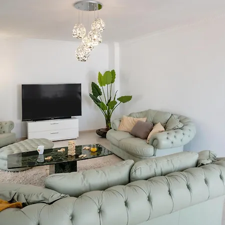 Сasa de vacaciones Enchanting Portocervo Heated Pool Sea View