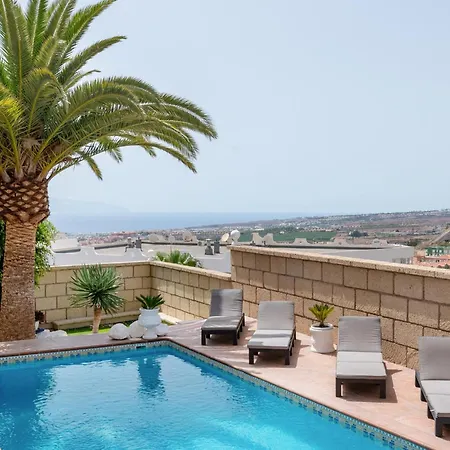 Enchanting Portocervo Heated Pool Sea View Сasa de vacaciones Costa Adeje (Tenerife)